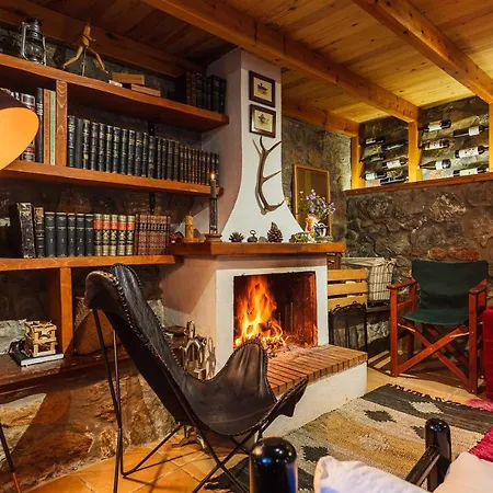 Escape In The Forest, Cosy Chalet With Cinema Apartment *